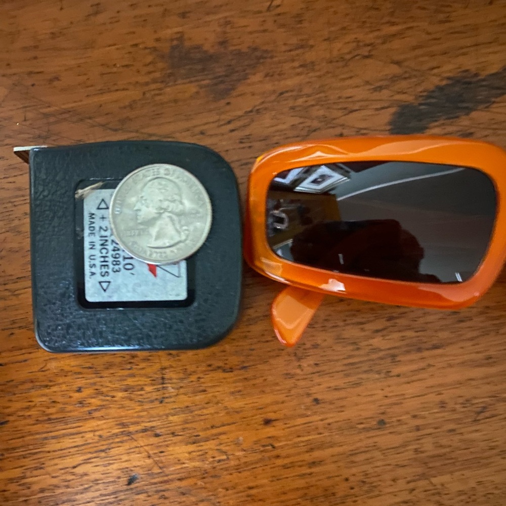 Salvatore Ferragamo Sunglasses and Case 2036-B - Picture 9 of 11